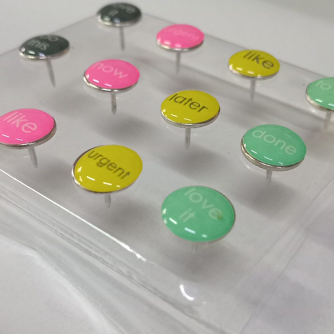  PINS MOOVING NEON WORDS X 12